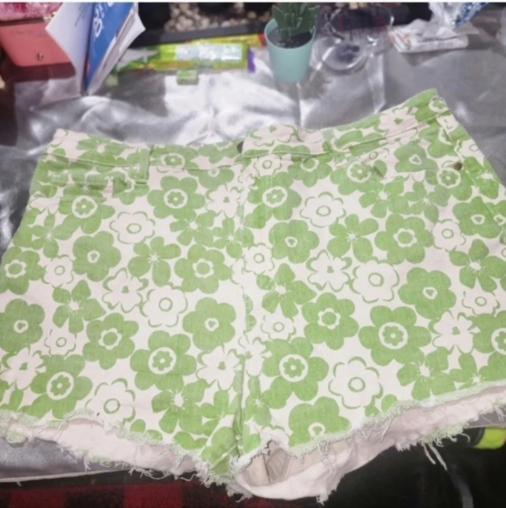 Nwot Fashion nova floral denim shorts 18